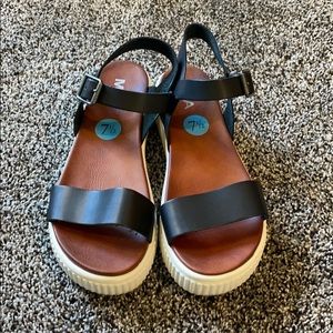 MIA platform sandals